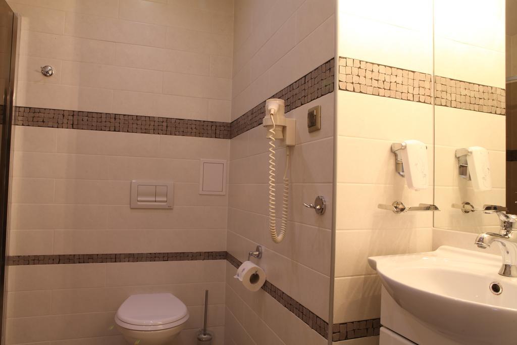 Hotel Srodmiejski Zielona Góra Dış mekan fotoğraf