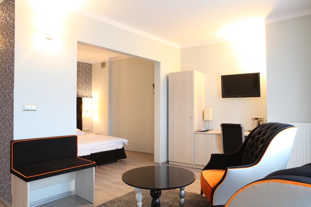 Hotel Srodmiejski Zielona Góra Oda fotoğraf