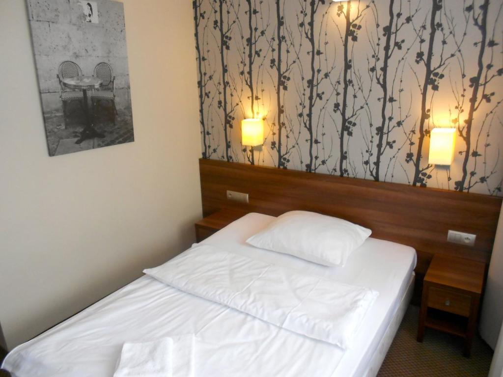 Hotel Srodmiejski Zielona Góra Oda fotoğraf