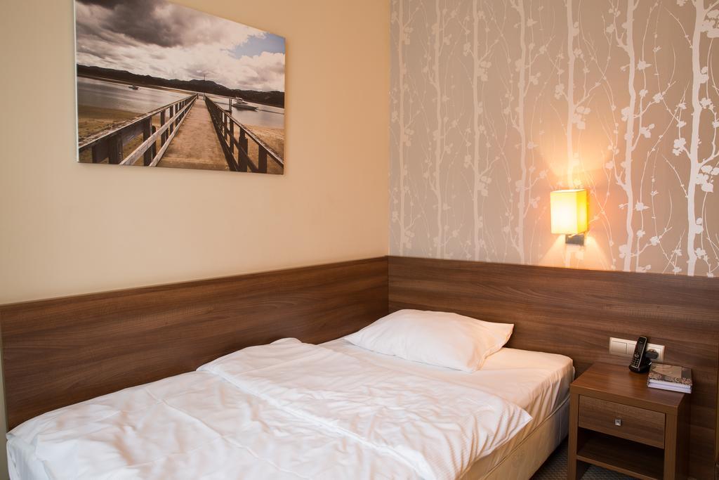 Hotel Srodmiejski Zielona Góra Dış mekan fotoğraf