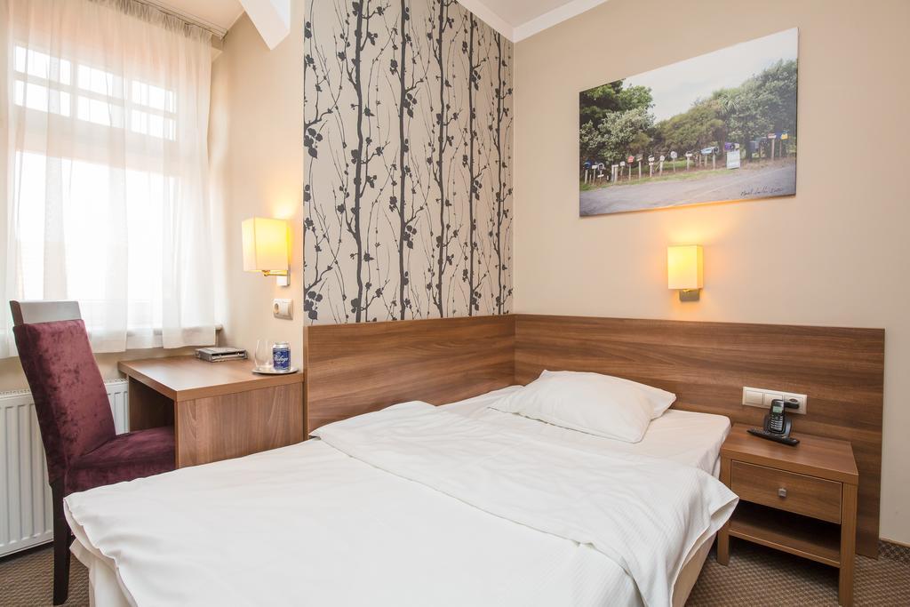 Hotel Srodmiejski Zielona Góra Dış mekan fotoğraf
