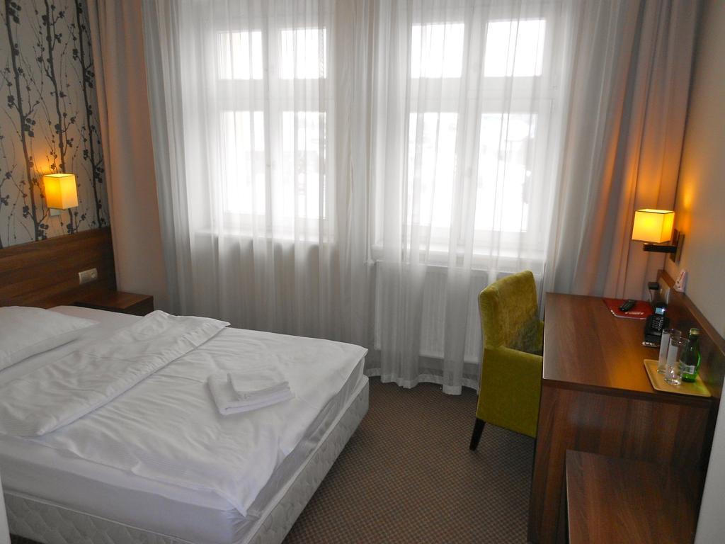 Hotel Srodmiejski Zielona Góra Dış mekan fotoğraf